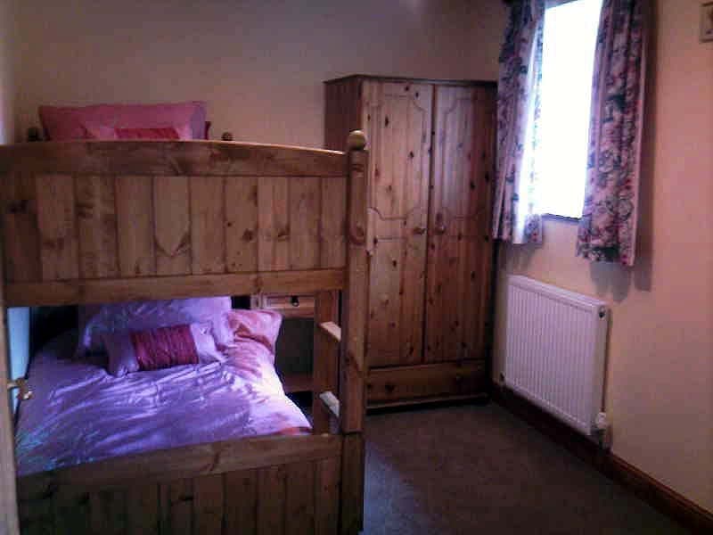 Bunk bedroom in Old Byre Cottage